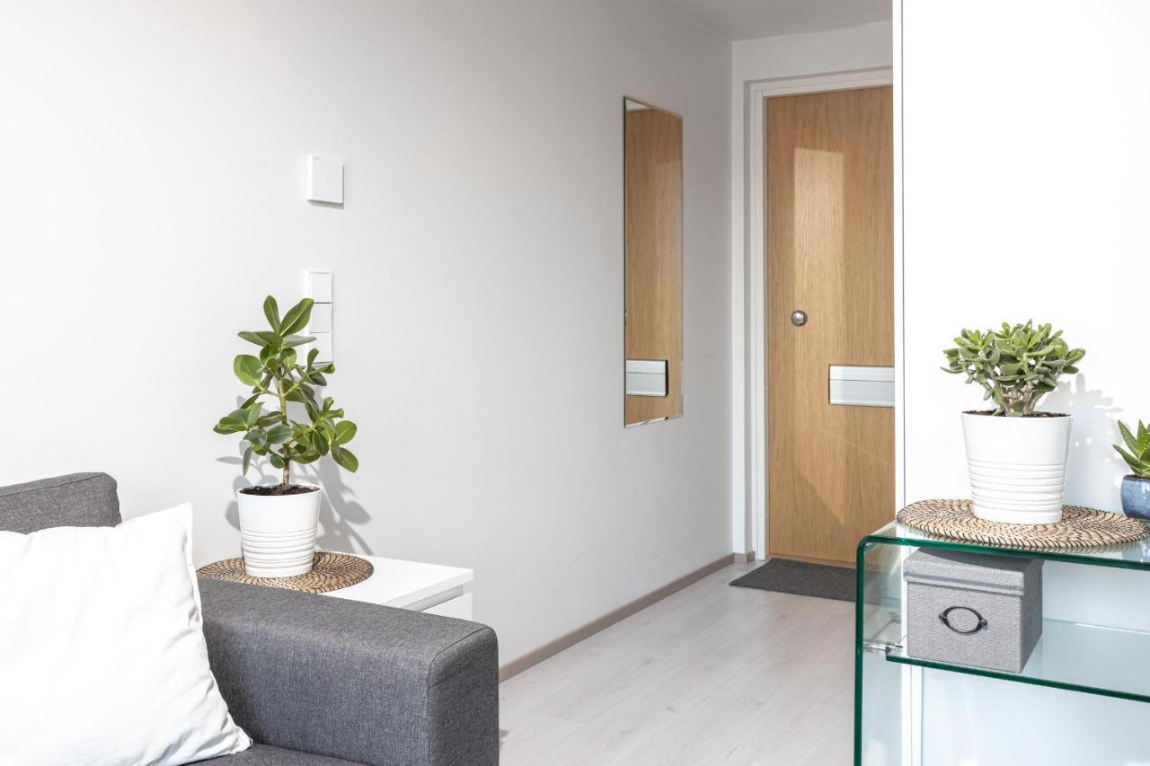 Valoisa Parvekkeellinen Kaksio, Oma Parkkipaikka Apartment Tampere Bagian luar foto
